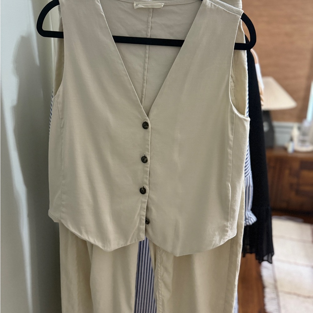 Everlane The Vest in Stretch Linen Cream 2 - Picture 4 of 8